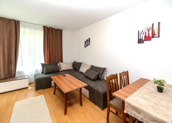 E 12 Yassen Hv Slantchev Briag