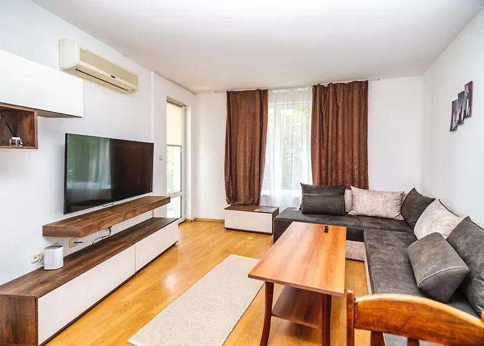 Apartment E 12 Yassen Hv *